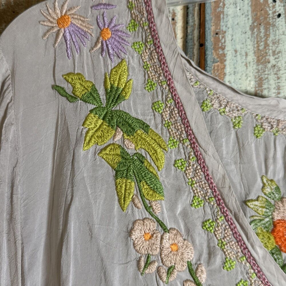 Johnny Was Taupe Top V Neck Extensive Floral Embroidery Large SEE LISTING - Picture 12 of 16